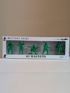 GI Magnets Green Army Toy Soldier Set